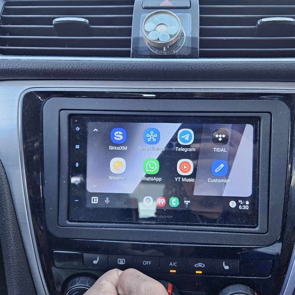 Apply play and Android play car stereo